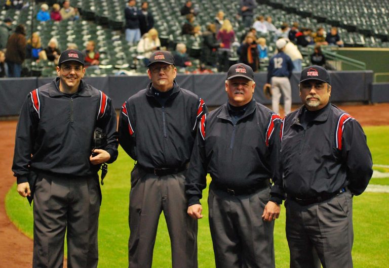 wisconsin umps, baseball umpire association in wisconsin, youth baseball official training in wisconsin, how to join wua